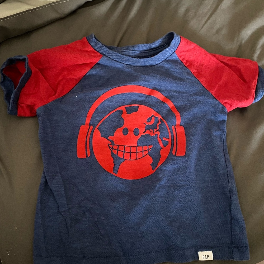 Baby Gap 3T boys red and blue t-shirt